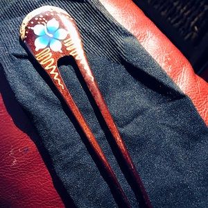 Hand painted hair comb